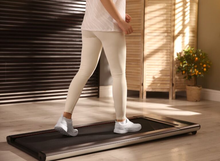 TheNeat Laufband Für Zuhause - 2,5 HP Walking Pad Mit Fernbedienung